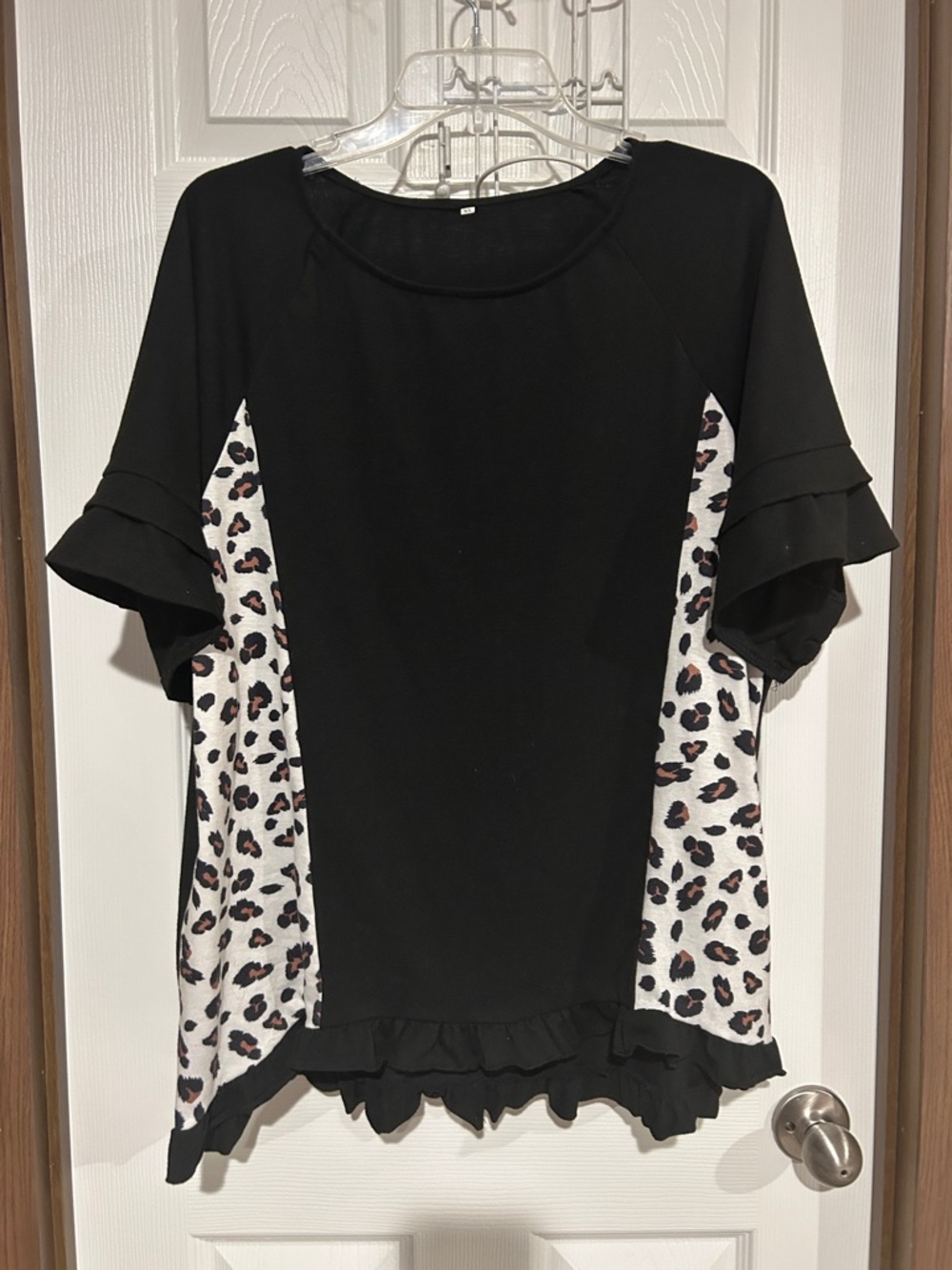 Black Ruffled Leopard-Panel Women's Top xl